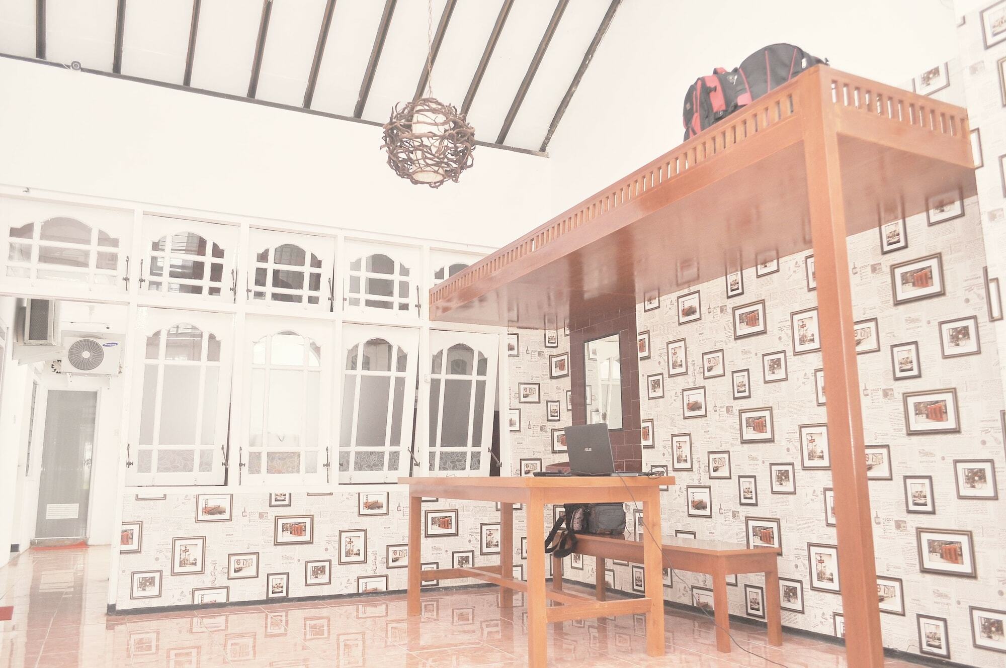 Reddoorz Hostel Near Prawirotaman Jogja Джокьякарта Экстерьер фото