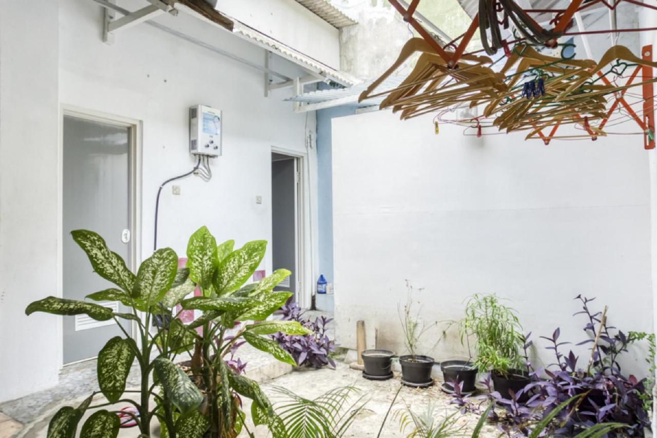 Reddoorz Hostel Near Prawirotaman Jogja Джокьякарта Экстерьер фото